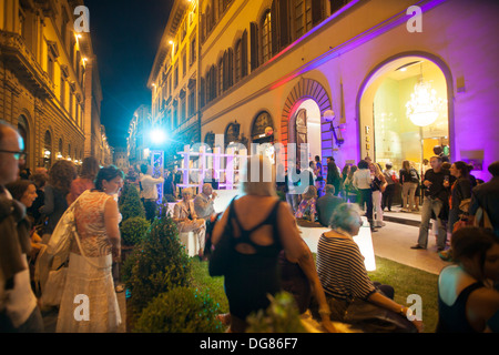 Italie,Toscane,Florence, rue Tornabuoni, mode nuit. Banque D'Images