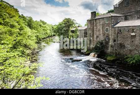 Yorkshire Mill sur la rive Banque D'Images