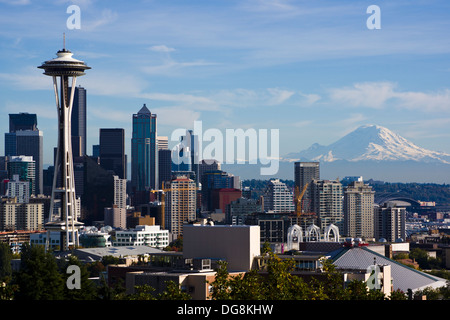 Vue sur les toits de Seattle et le Mont Rainier de Kerry Park. Seattle, Washington, USA. Banque D'Images