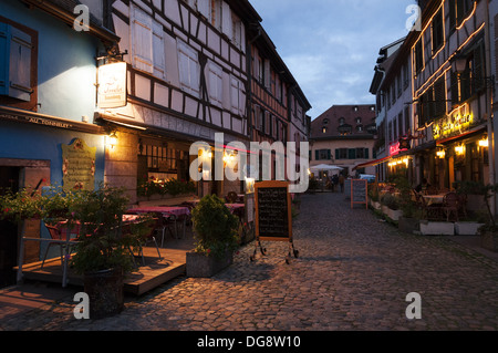 Elk213-1170 France, Alsace, Strasbourg, La Petite France, le restaurant le soir Banque D'Images