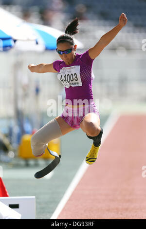 Ajinomoto Stadium, Tokyo, Japon. 13 Oct, 2013. Maya Nakanishi, 13 octobre 2013 - Athlétisme : Le 13e Festival national des sports pour personnes handicapées, femmes en saut en longueur au Ajinomoto Stadium, Tokyo, Japon. © Daiju Kitamura/AFLO SPORT/Alamy Live News Banque D'Images