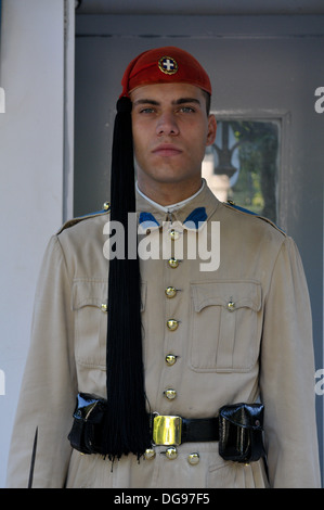 Evzones en uniforme Banque D'Images