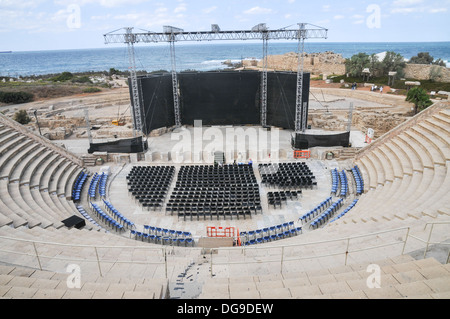 Israël, Césarée, l'amphithéâtre, sur la rive sud de la ville actuellement utilisés pour des spectacles en plein air Banque D'Images