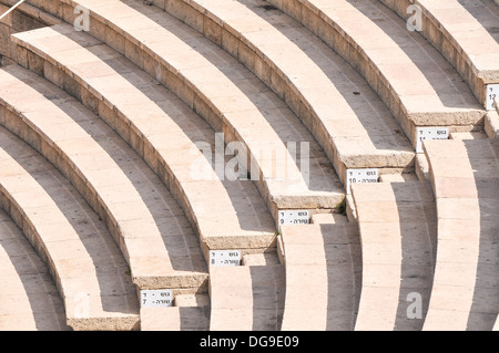 Israël, Césarée, l'amphithéâtre, sur la rive sud de la ville actuellement utilisés pour des spectacles en plein air Banque D'Images