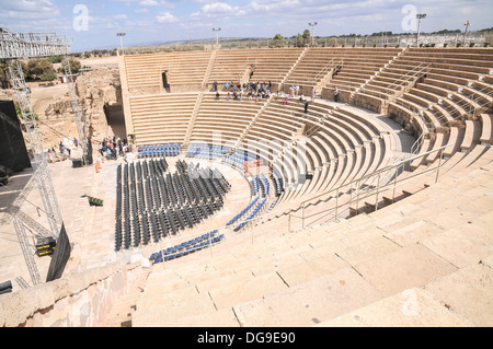 Israël, Césarée, l'amphithéâtre, sur la rive sud de la ville actuellement utilisés pour des spectacles en plein air Banque D'Images