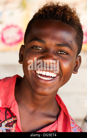 Teenage boy à mangily ifaty, village, Tuléar, madagascar Banque D'Images