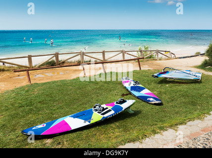 Club Mistral windsurf à Tarifa, Costa de la Luz, Cadix, Andalousie, espagne. Banque D'Images