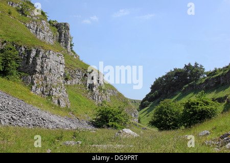 Lathkill Dale, Derbyshire, Royaume-Uni Banque D'Images