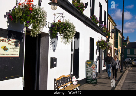 Façade de l'Hôtel de l'avenue l'un des Village Inn Hotel Group à Ardara County Donegal, Ireland Banque D'Images