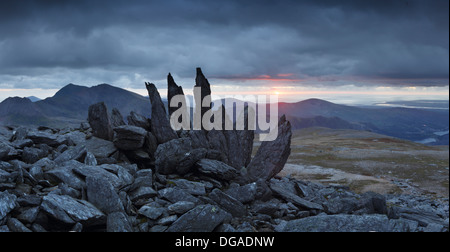 Des formations de roche brisée sur le sommet de Glyder Fawr. Le Parc National de Snowdonia. Gwynedd. Le Pays de Galles. UK. Banque D'Images