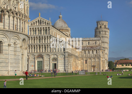 La Tour Penchée de Pise, Torre Pendente di Pisa, le Baptistère de Saint-Jean et la cathédrale de Santa Maria à Pise, Italie Banque D'Images