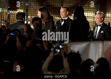 Tokyo, Japon. 17 Oct, 2013. Acteur Tom Hanks assiste à la 26e Festival International du Film de Tokyo, événement d'ouverture tapis vert à l'Aréna de Roppongi Hills à Tokyo, Japon, le 17 octobre 2013. Cette année, le Premier ministre Shinzo Abe assiste à la cérémonie d'ouverture et serre la main de Tom Hanks et le réalisateur Paul Greengrass. Le Festival du film se déroulera jusqu'au vendredi 25. Credit : Rodrigo Reyes Marin/AFLO/Alamy Live News Banque D'Images