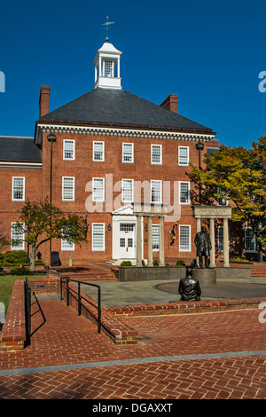 Thurgood Marshall Memorial on Lawyers' Mall, également connu sous le nom de State House Square, à Annapolis, Maryland. Banque D'Images