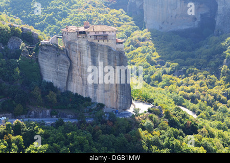 Vue de dessus sur le Rousannou - monastère Sainte Barbara, Météores, Grèce Banque D'Images