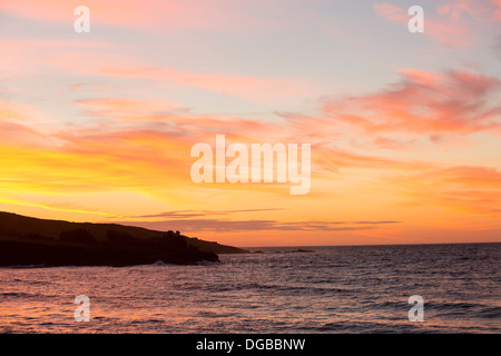 Coucher de soleil depuis la plage de Porthmeor à St Ives, Cornwall, UK. Banque D'Images