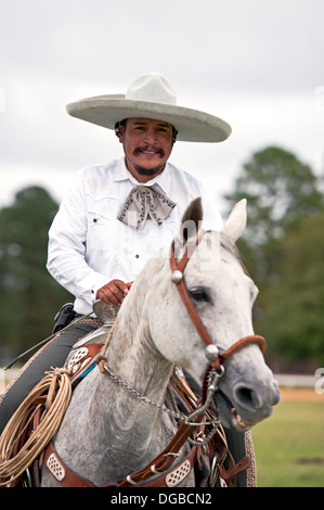 Azteca Mexican dancing Horse and Rider Banque D'Images