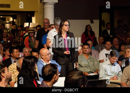 Le US Army Corps of Engineers a effectué une présentation publique et de l'audition de la Los Angeles River Ecosystem Restoration Rapport de faisabilité intégrée le 17 octobre pour discuter de cinq plans proposés pour la restauration de l'écosystème et les loisirs passifs de la Los Angeles River, A.L. River Center & Gardens, California, USA Banque D'Images