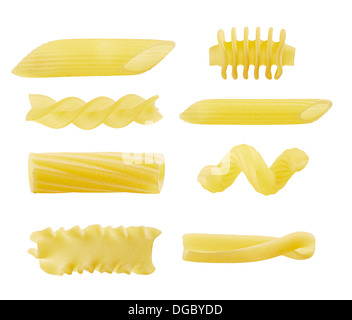 Huit différents types de pâtes sur fond blanc Banque D'Images