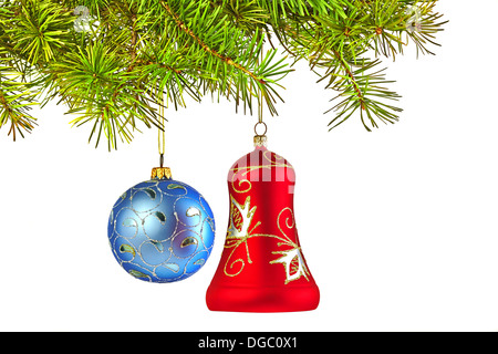 Décoration de Noël en verre-bell rouge et bleu boule sur branche de sapin Banque D'Images