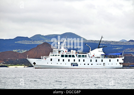 La Pinta cruise bateau ancré dans la baie de Bartolomé island îles Galapagos Équateur Banque D'Images