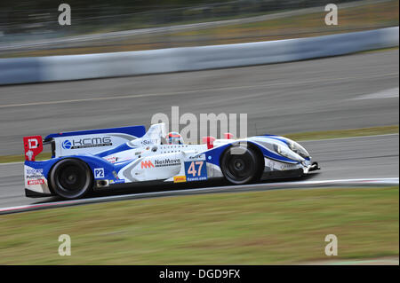 Shinozuka, Japon FUJI International Speedway. 18 Oct, 2013. 6 heures d'endurance FIA WEC endurance, la pratique. # 47 KCMG (HKG) MORGAN LMP2 NISSAN RICHARD BRADLEY (GBR) Kazuhiro Koizumi (JPN) TSUGIO MATSUDA (JPN) Credit : Action Plus Sport/Alamy Live News Banque D'Images