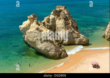 Le Portugal, l'Algarve, Armação de Pera, une petite crique à Vila Vita Banque D'Images