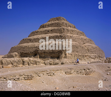 La pyramide de Djoser (ou Zoser), Saqqara, Egypte, Afrique du Sud Banque D'Images
