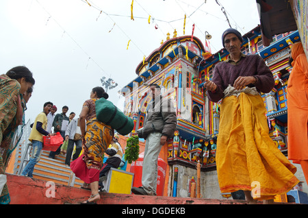 Temple de Badrinath dans l'Himalaya, l'Inde Banque D'Images