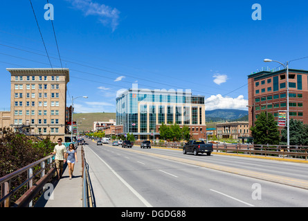 L'avenue Higgins pont sur la rivière Clark Fork dans le centre-ville historique de Missoula, Montana, USA Banque D'Images