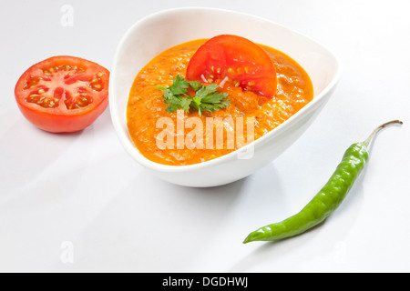 - Chutney de tomates Chutney de tomates est un plat populaire de la cuisine indienne du Sud & est un condiment épicé. Banque D'Images