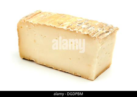 Fromage Taleggio sur fond blanc Banque D'Images