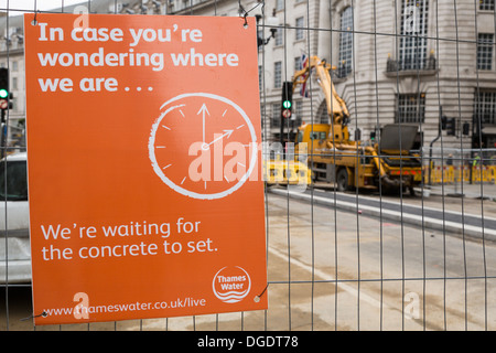 United Utilities signe pour travaux routiers Regent Street London Banque D'Images