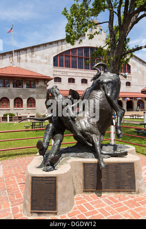 La première loi Bulldogger Pickett Cowtown Coliseum Fort Worth Stockyards Texas USA Banque D'Images