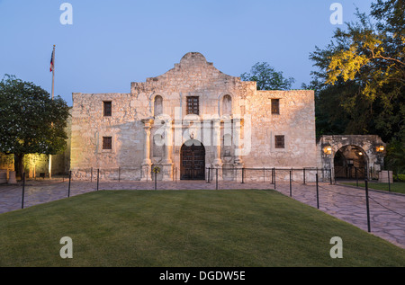 L'Alamo au crépuscule San Antonio Texas USA Banque D'Images