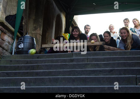 Bristol, Royaume-Uni. 19 octobre 2013. Une chaleur de l'Aplle Championnats du matériel roulant sur des étapes de Noël, Bristol Crédit : Rob Hawkins/Alamy Live News Banque D'Images