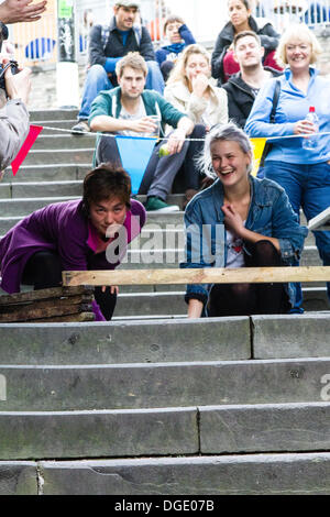 Bristol, Royaume-Uni. 19 octobre 2013. Les participants à la finale du Championnat du matériel roulant Apple préparez-vous au combat Crédit : Rob Hawkins/Alamy Live News Banque D'Images