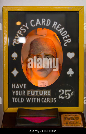 Gypsy Fortune Teller, Musée Mécanique un musée composé de 20e siècle jeux penny arcade, San Francisco. Banque D'Images