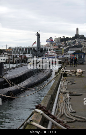 USS Pampanito a WW2 United States Navy submarine amarré au quai 45, San Francisco, Californie, USA. Banque D'Images