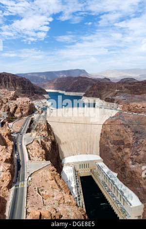 Le Barrage Hoover en regardant vers le Lac Mead du Mike O'Callaghan-Pat Tillman Memorial Bridge, Nevada / ligne d'état de l'Arizona, USA Banque D'Images