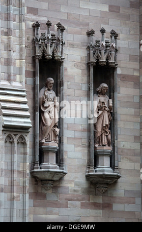 Statues de l'église Trinity dans Lower Manhattan Banque D'Images