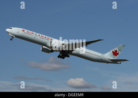 BOEING 777 300 AIR CANADA Banque D'Images