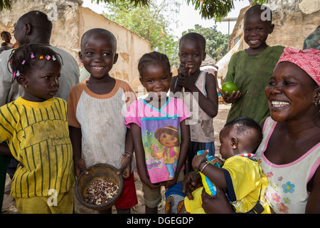 Nixo Enfants Village, près de Sokone, au Sénégal. Ethnie sérère. Banque D'Images