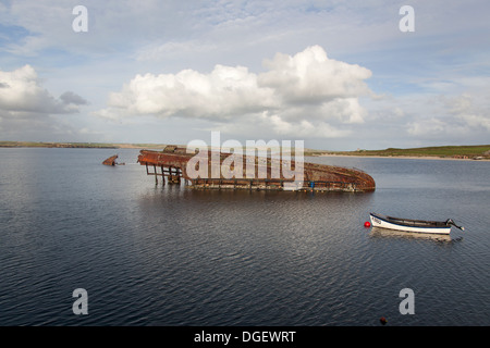 Des îles Orcades, en Écosse. L'épave du reste du Liverpool à Dublin steamer 'Reginald' au son de Weddell. Banque D'Images