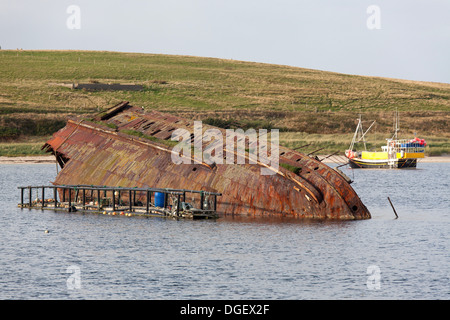 Des îles Orcades, en Écosse. L'épave du reste du Liverpool à Dublin steamer 'Reginald' au son de Weddell. Banque D'Images