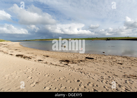 Des îles Orcades, en Écosse. Vue pittoresque de Weddell est saine, avec l'île de Burray dans l'arrière-plan. Banque D'Images