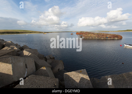 Des îles Orcades, en Écosse. L'épave du reste du Liverpool à Dublin steamer 'Reginald' à Orkney est son. Weddell Banque D'Images