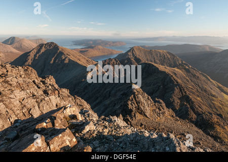 Vue depuis Bla bheinn sur Clach Glas de Garbh-bheinn et Sgurr nan chaque, île de Skye, Écosse Banque D'Images