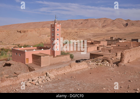 Mosquée, route des kasbahs, Ounila-Tal, près de l'Aït-Ben-Haddou, région de Souss-Massa-Draâ, Maroc Banque D'Images