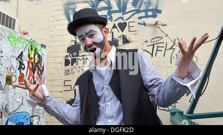Portrait de KEO, un clown cambodgien off Bedford Avenue à Williamsburg, Brooklyn, New York Banque D'Images