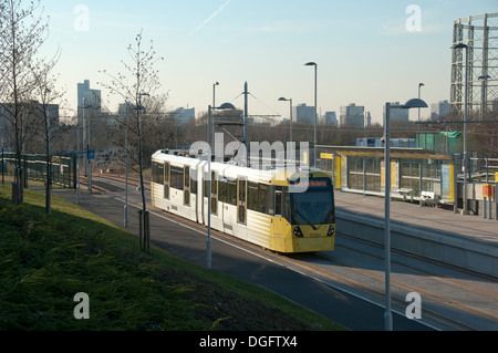 Tramway Metrolink au Campus d'Etihad de tram, sur la ligne East Manchester Eastlands,, Manchester, Angleterre, RU Banque D'Images